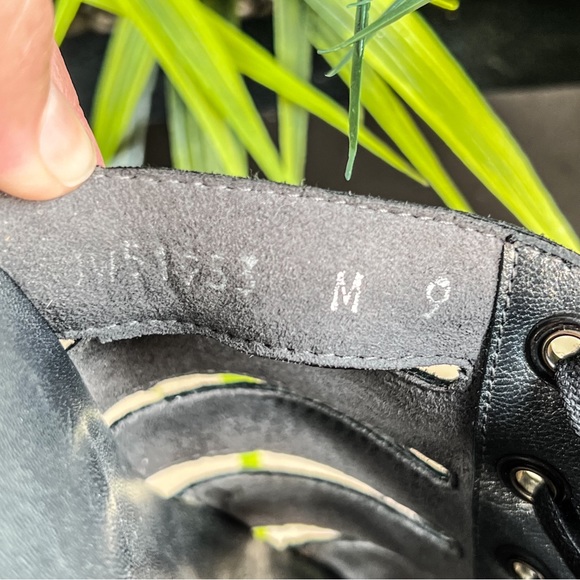 New w/o box: Stuart Weiztman Black Platform Sandals in 9 *RARE* style very chic - Picture 10 of 11